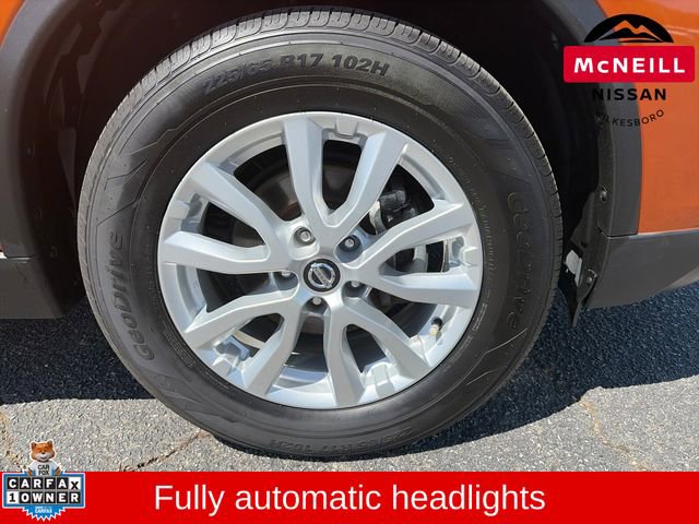 Used 2017 Nissan Rogue SV w/ SV Premium Package AWD/4WD image 11