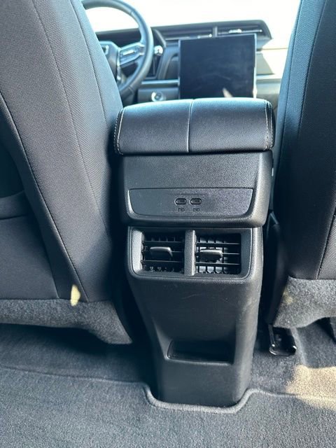 Used 2025 GMC Terrain Elevation image 17