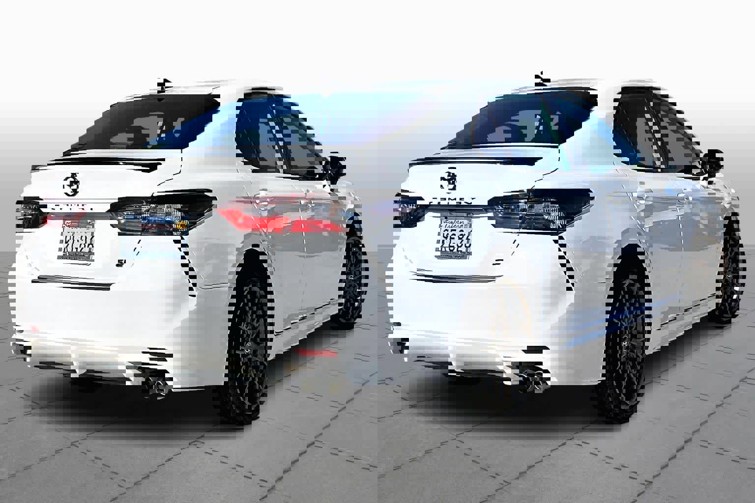 Used 2024 Toyota Camry SE image 13