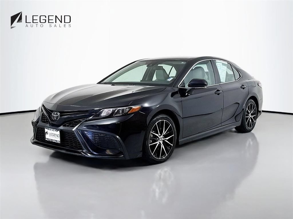 Used 2023 Toyota Camry SE AWD/4WD image 1