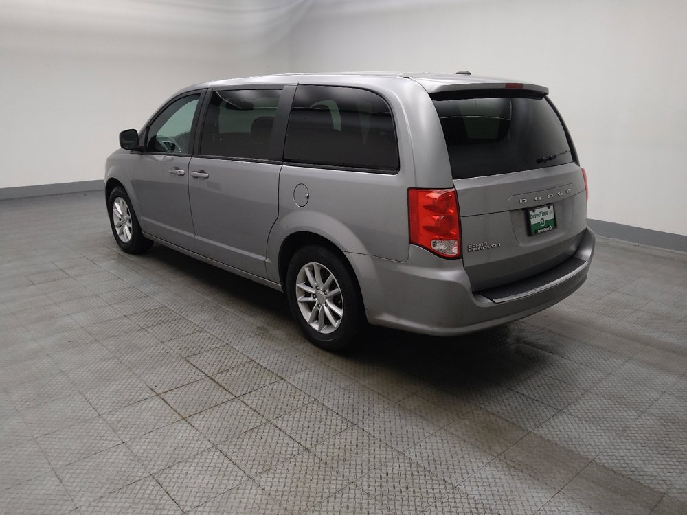 Used 2020 Dodge Grand Caravan SE FWD image 3
