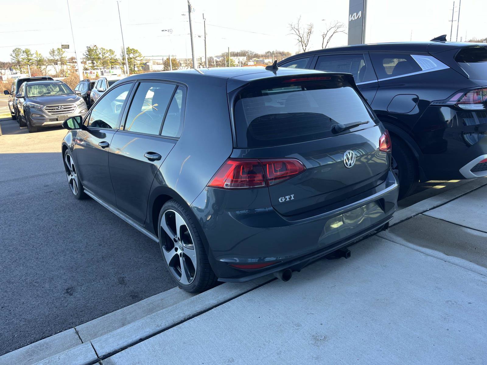 Used 2017 Volkswagen GTI Sport image 4
