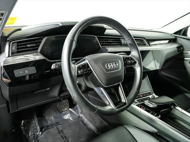 Used 2022 Audi e-tron Premium w/ Convenience Plus Package AWD/4WD image 4