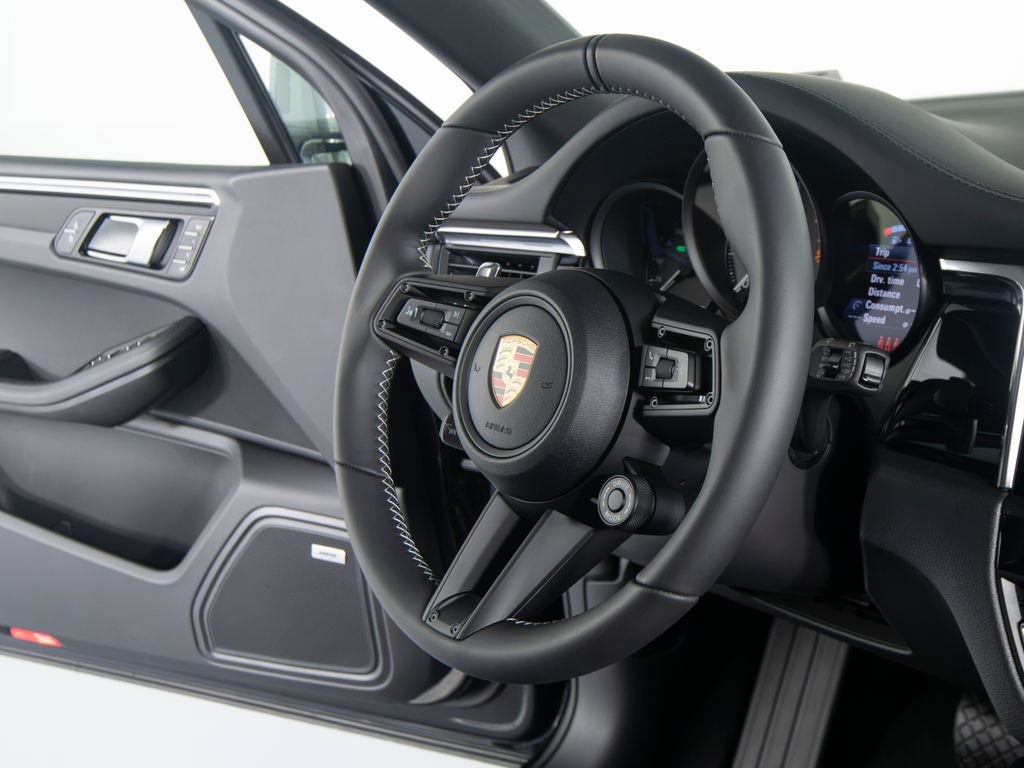 New 2026 Porsche Macan Turbo AWD/4WD image 37