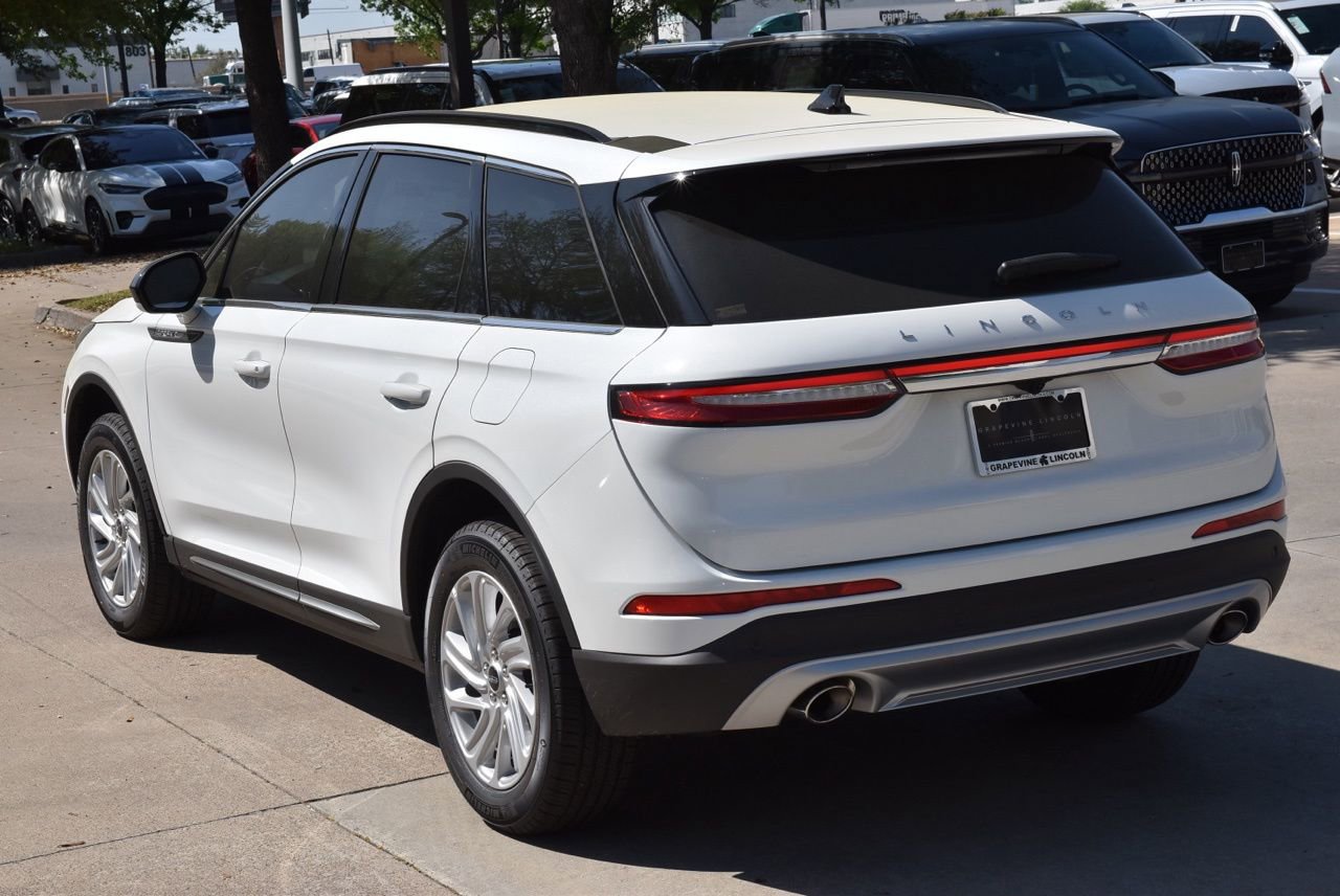 New 2026 Lincoln Corsair Premiere FWD image 9