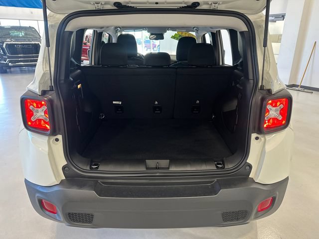 Used 2023 Jeep Renegade Latitude w/ Premium Group AWD/4WD image 26