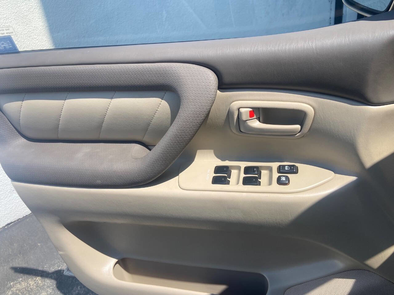 Used 2003 Toyota Land Cruiser image 17