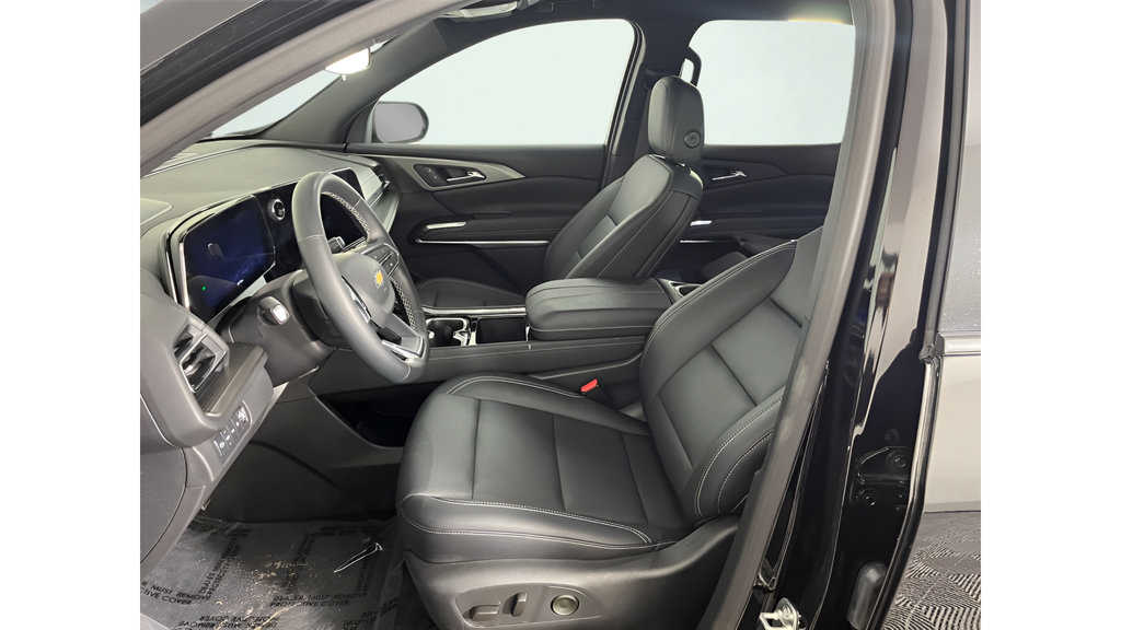 Used 2025 Chevrolet Traverse LT AWD/4WD image 10