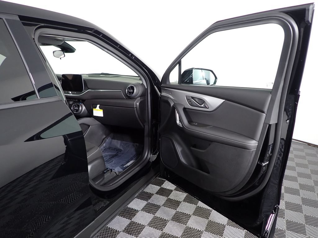 New 2026 Chevrolet Blazer LT w/ LPO, Floor Liner Package AWD/4WD image 37