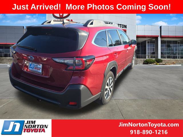 Used 2025 Subaru Outback Premium AWD/4WD image 6