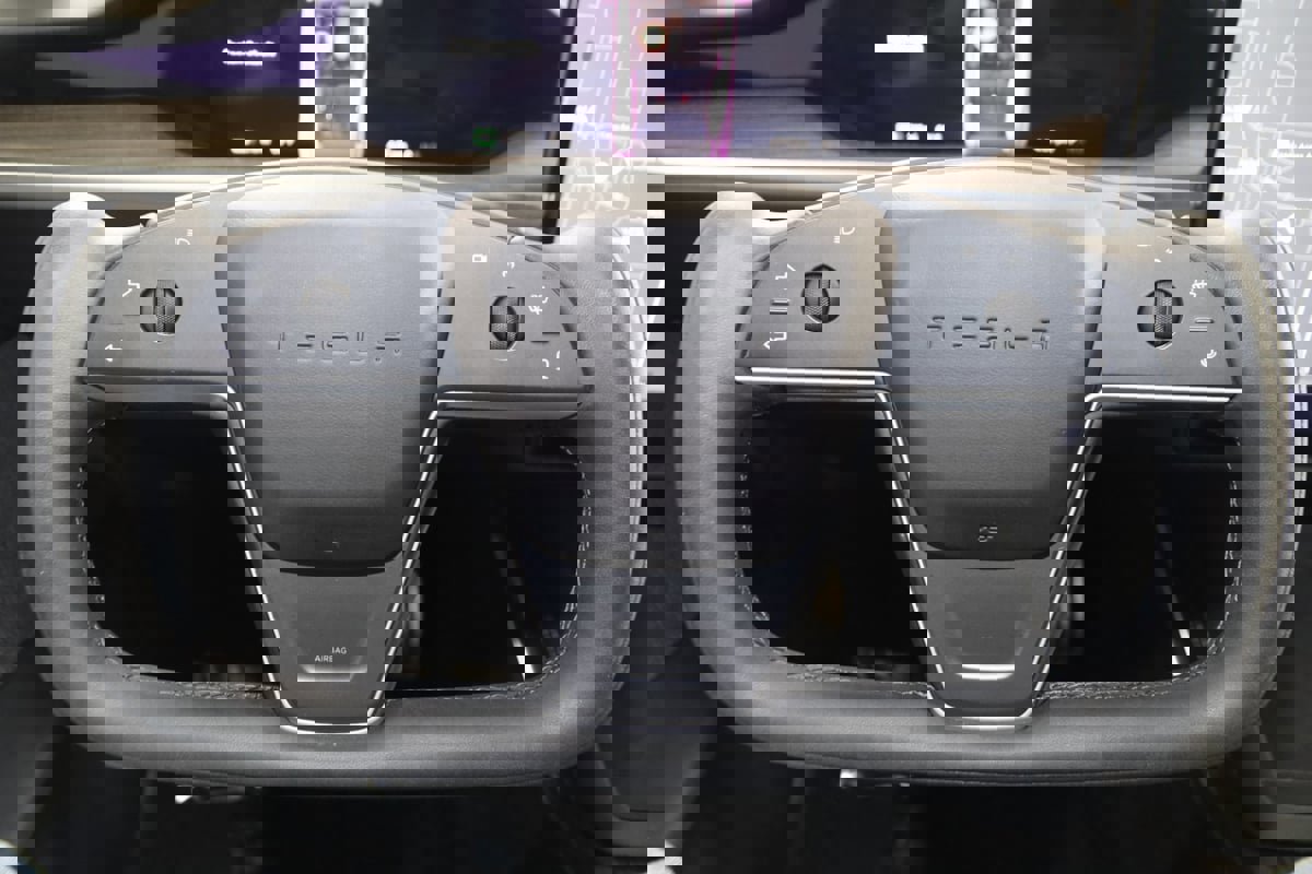 Used 2022 Tesla Model X image 44