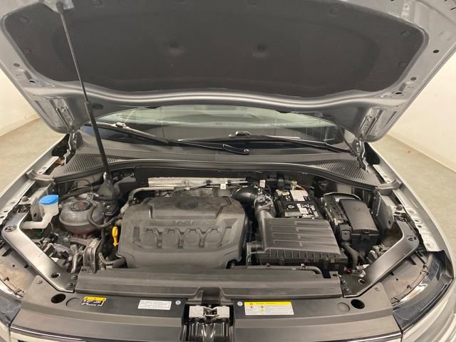 Used 2024 Volkswagen Tiguan SE R-Line AWD/4WD image 31