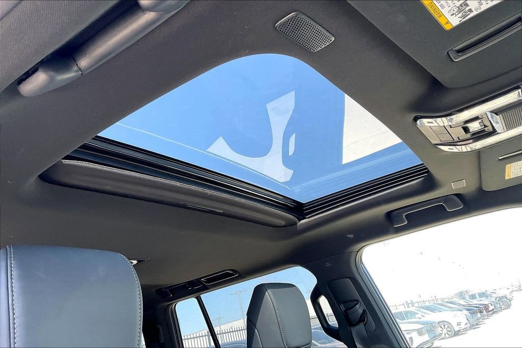 Used 2024 Lexus GX 550 w/ Accessory Package (Z1) image 20