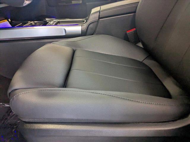 New 2025 Mercedes-Benz GLB 250 image 3