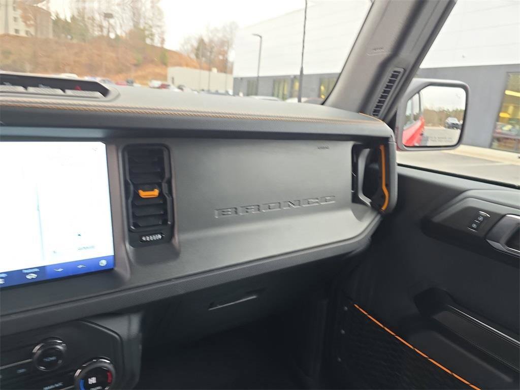 Used 2024 Ford Bronco Badlands w/ Sasquatch Package image 24