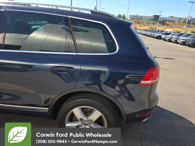 Used 2014 Volkswagen Touareg TDI AWD/4WD image 7