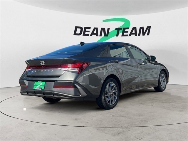 Used 2024 Hyundai Elantra SEL image 8
