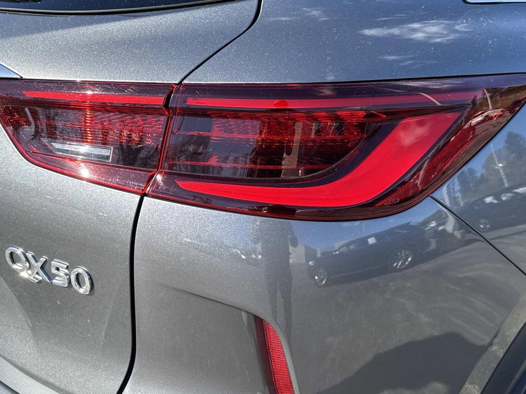 Certified 2024 INFINITI QX50 Luxe image 28