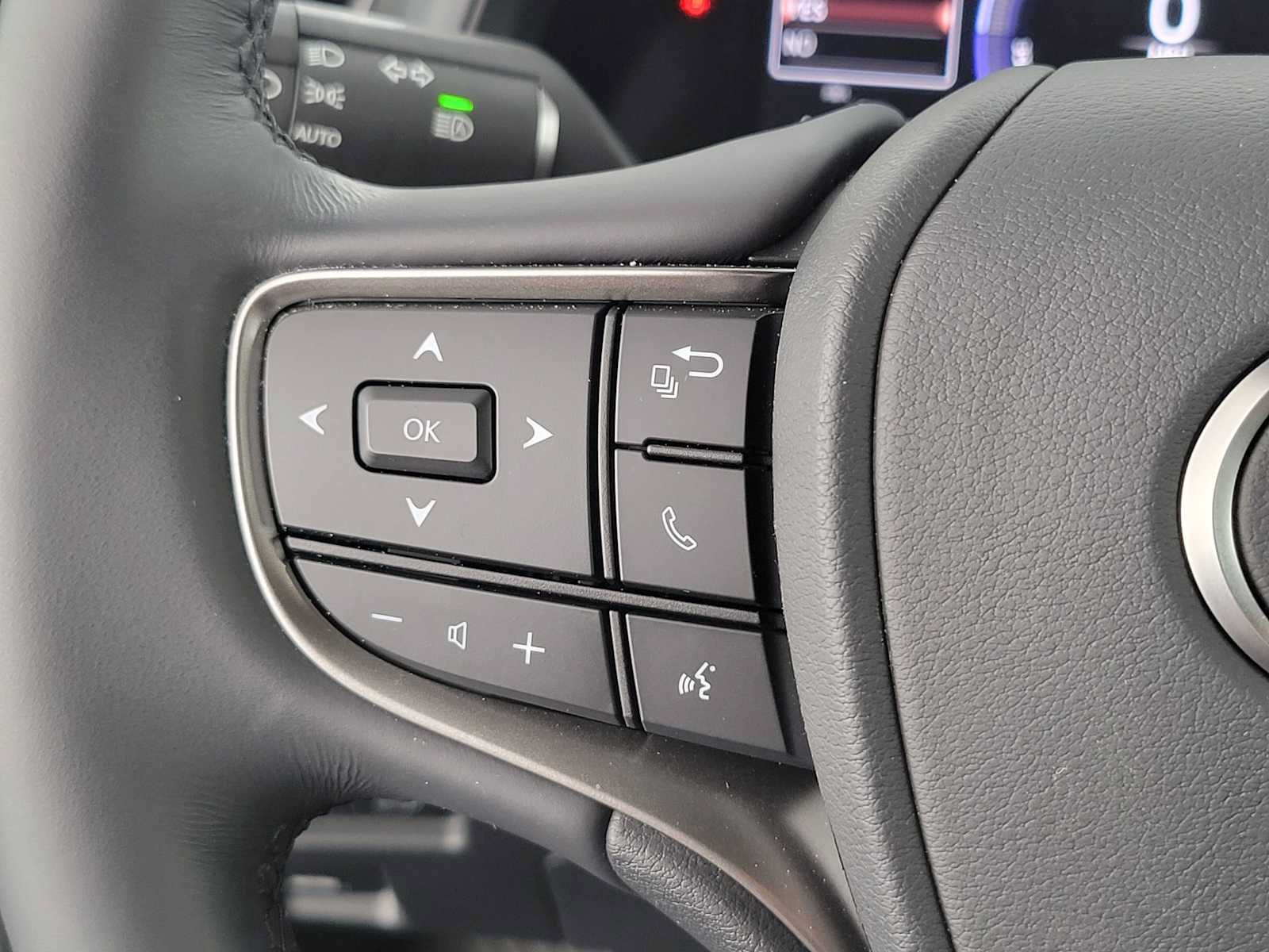 Certified 2026 Lexus UX 300h FWD image 28
