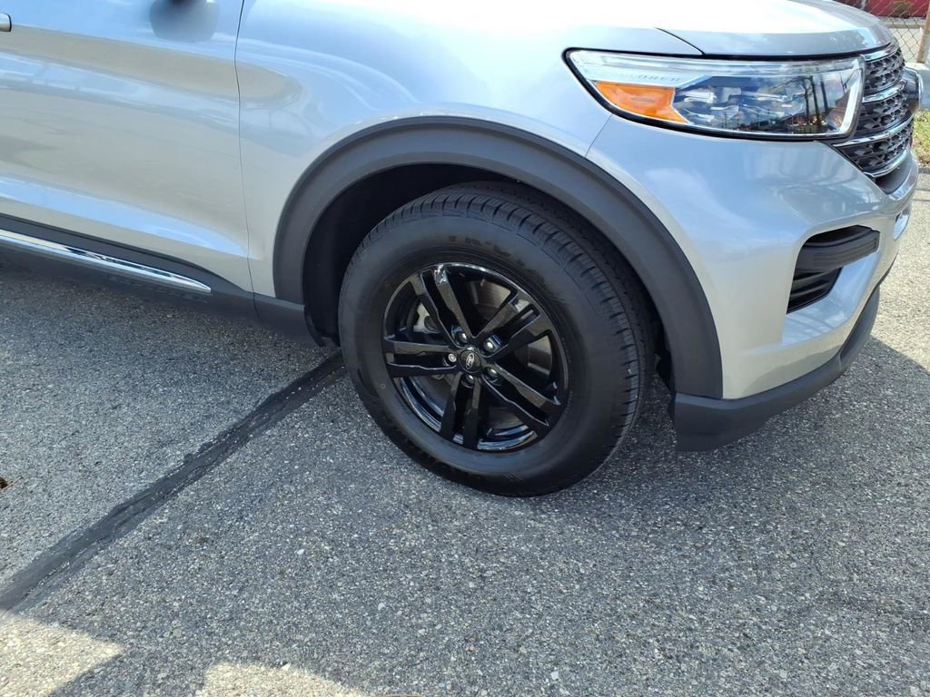 Certified 2023 Ford Explorer XLT image 5