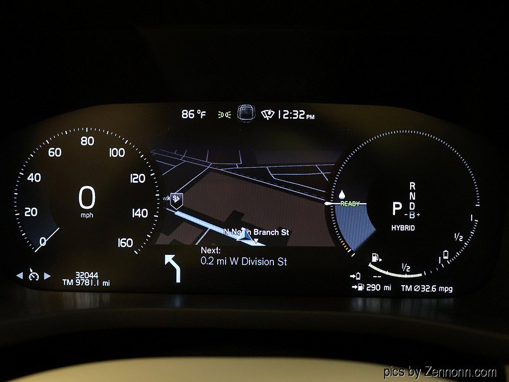 Used 2021 Volvo XC60 T8 Inscription Expression w/ Premium Package AWD/4WD image 18