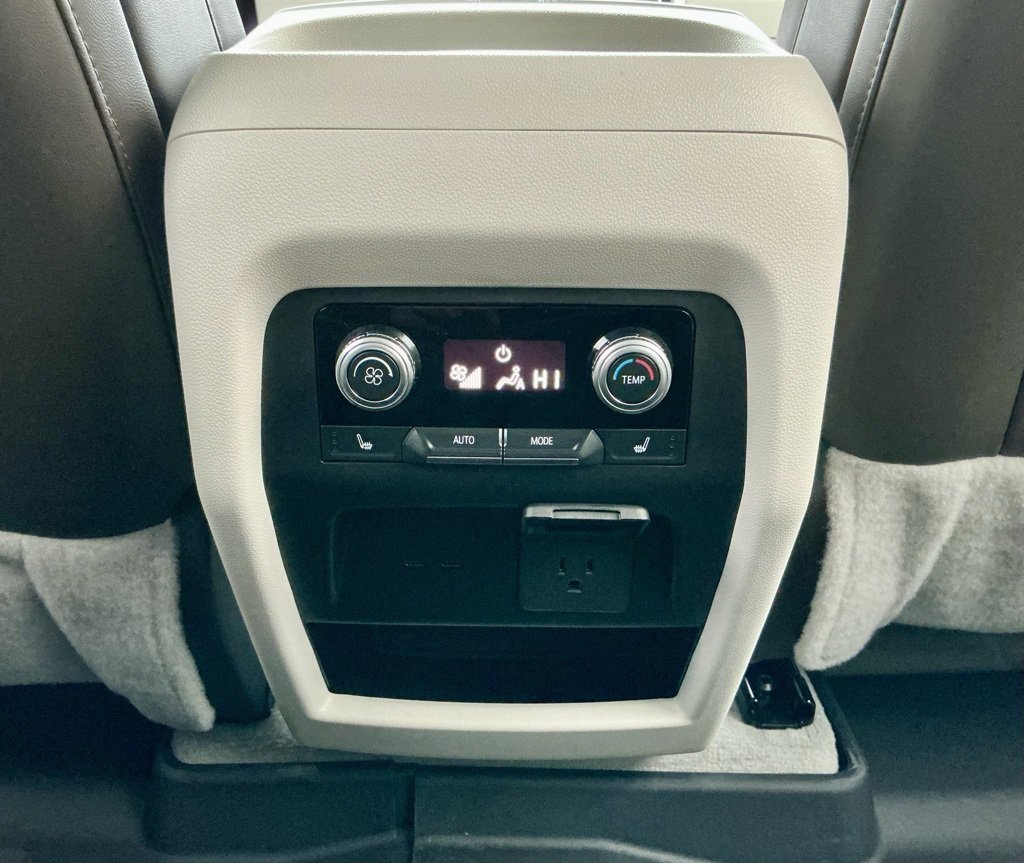 Used 2024 GMC Acadia Denali image 31