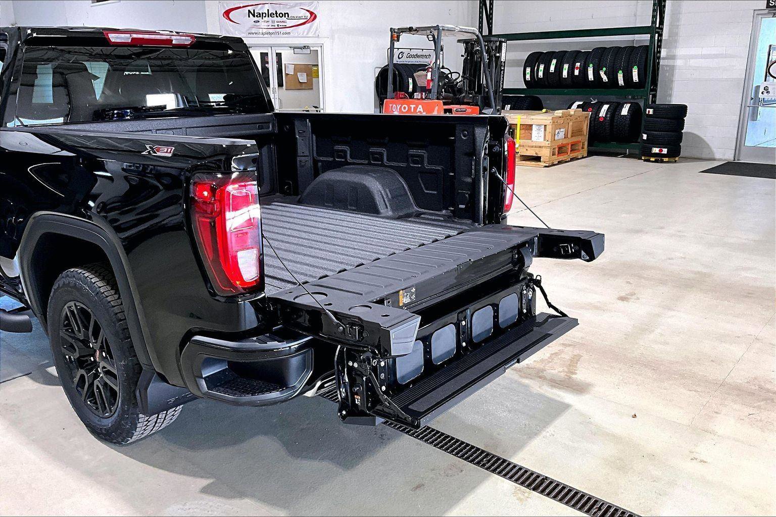 New 2026 GMC Sierra 1500 Elevation image 18