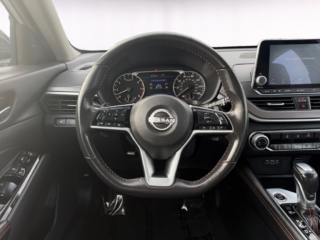 Used 2024 Nissan Altima 2.5 SR FWD image 12