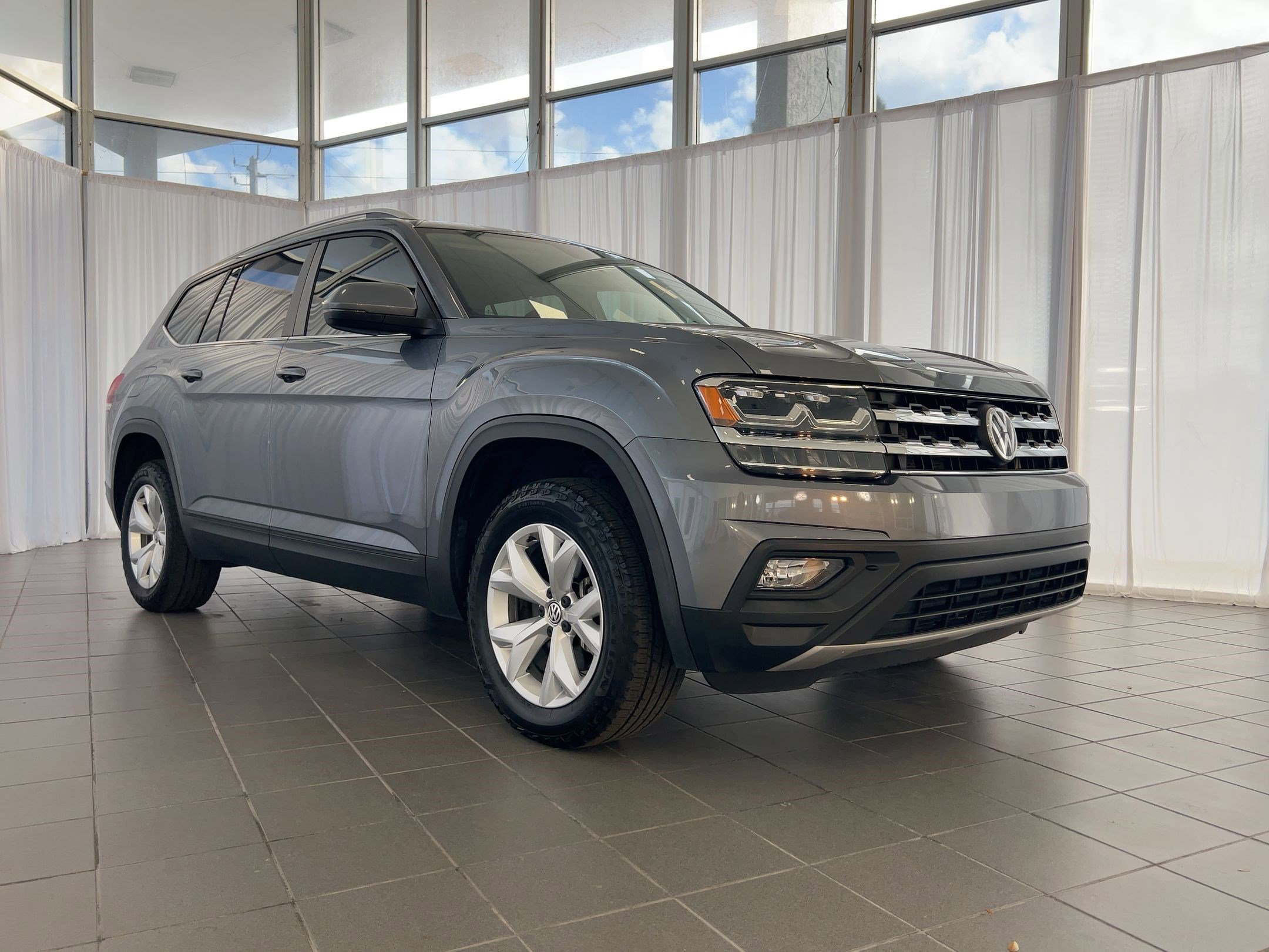 Used 2019 Volkswagen Atlas SE w/ Towing Package image 7