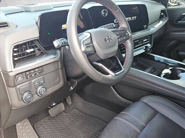 Used 2025 Chevrolet Suburban RST w/ Comfort Package RWD image 10