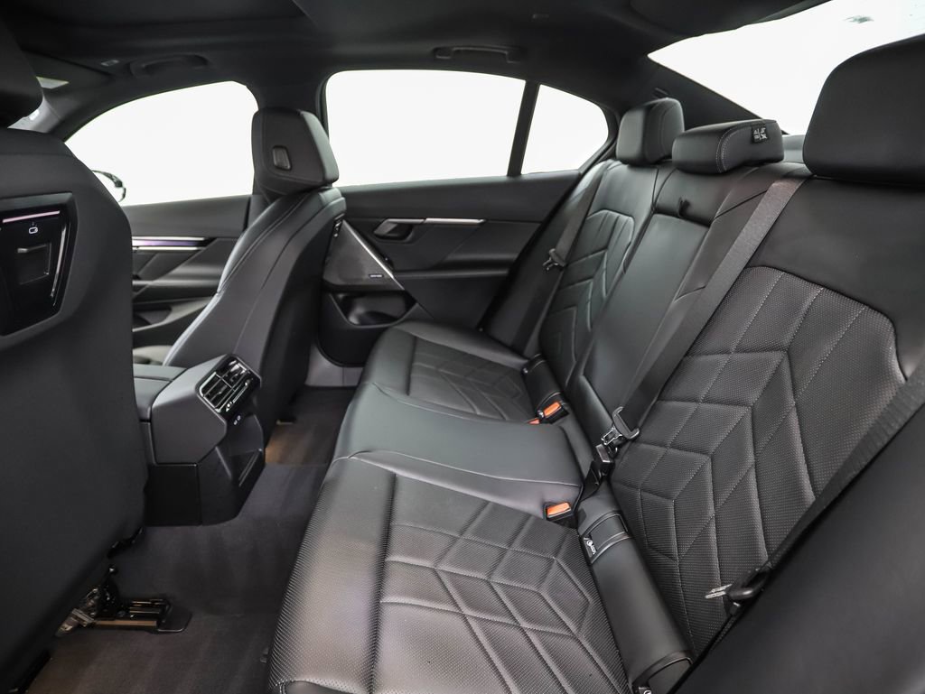 Used 2026 BMW i5 eDrive40 w/ M Sport Package image 22