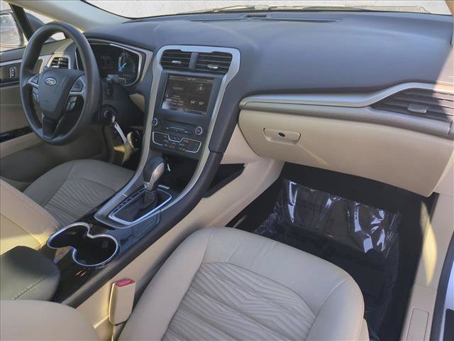 Used 2016 Ford Fusion SE FWD image 20