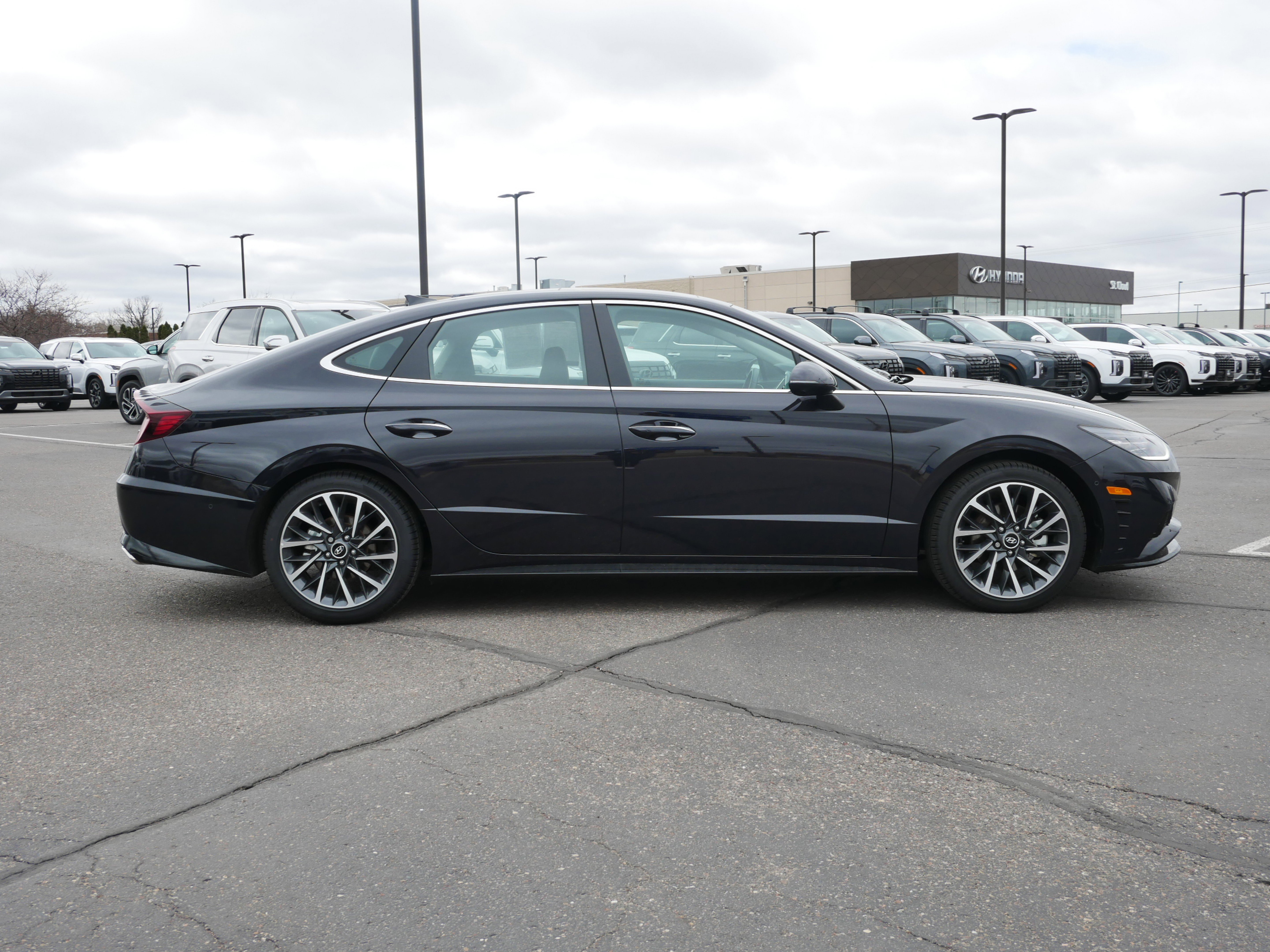 Used 2023 Hyundai Sonata Limited image 6