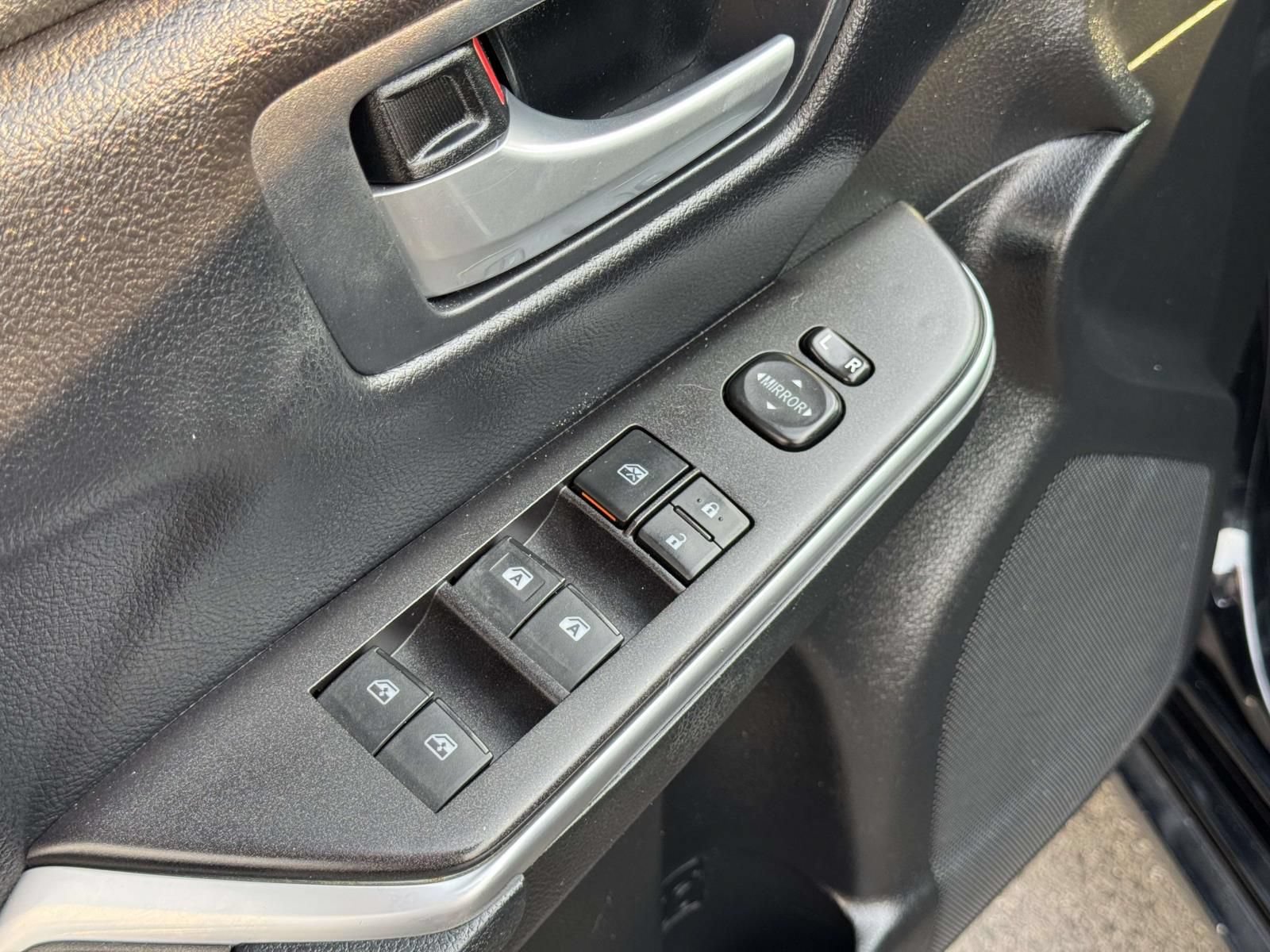 Used 2017 Toyota Camry LE FWD image 12