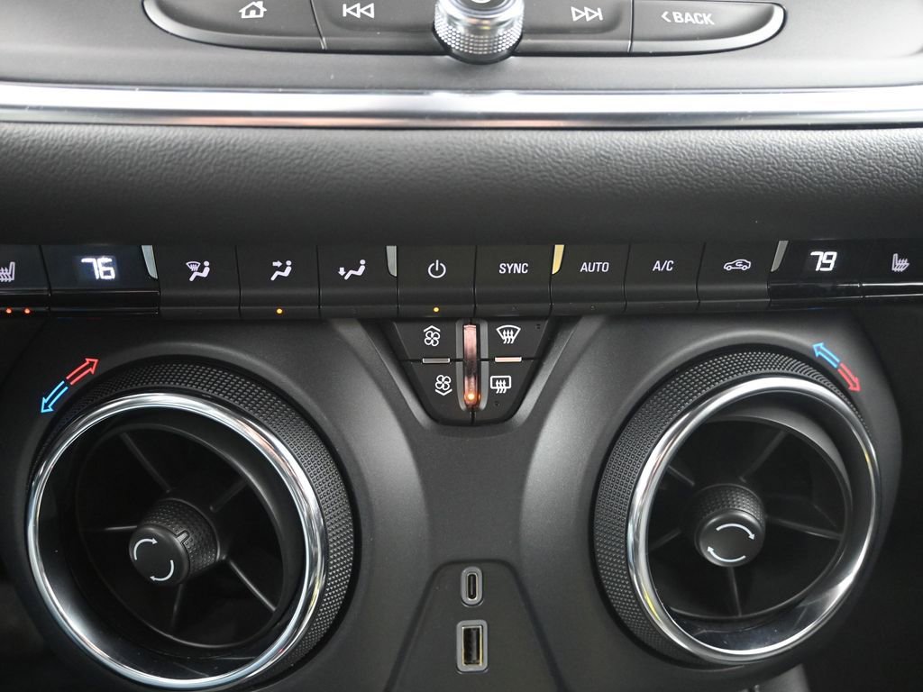 Used 2024 Chevrolet Blazer LT image 21