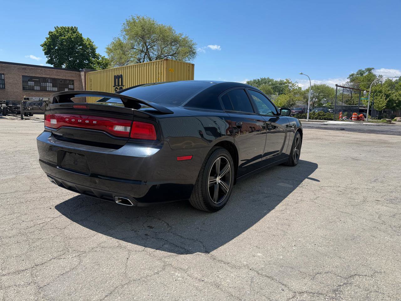 Used 2013 Dodge Charger SE RWD image 6