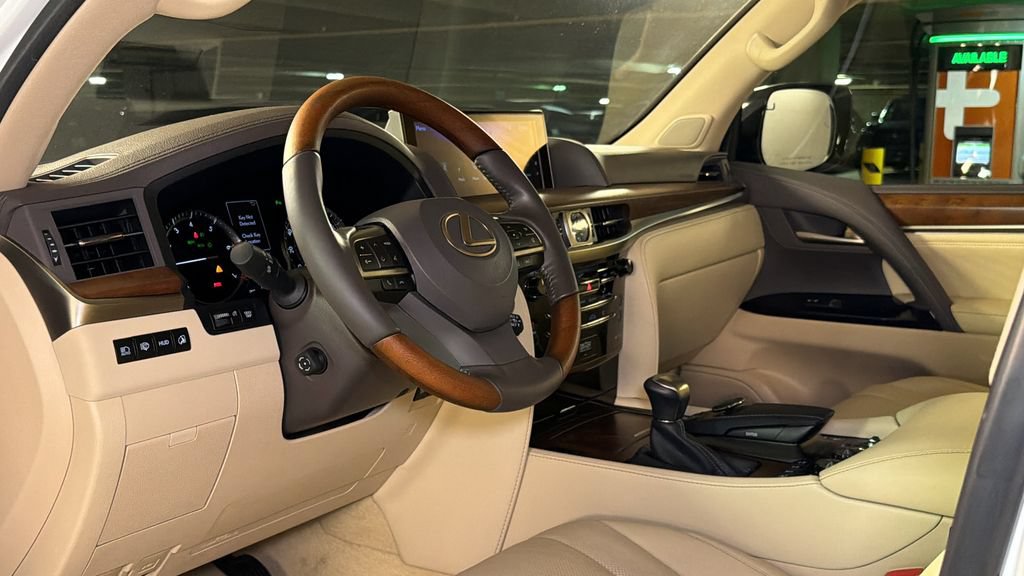 Used 2021 Lexus LX 570 4WD w/ Luxury Package image 25