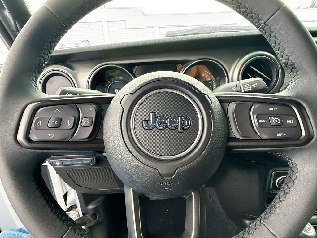 Used 2023 Jeep Wrangler Unlimited image 10