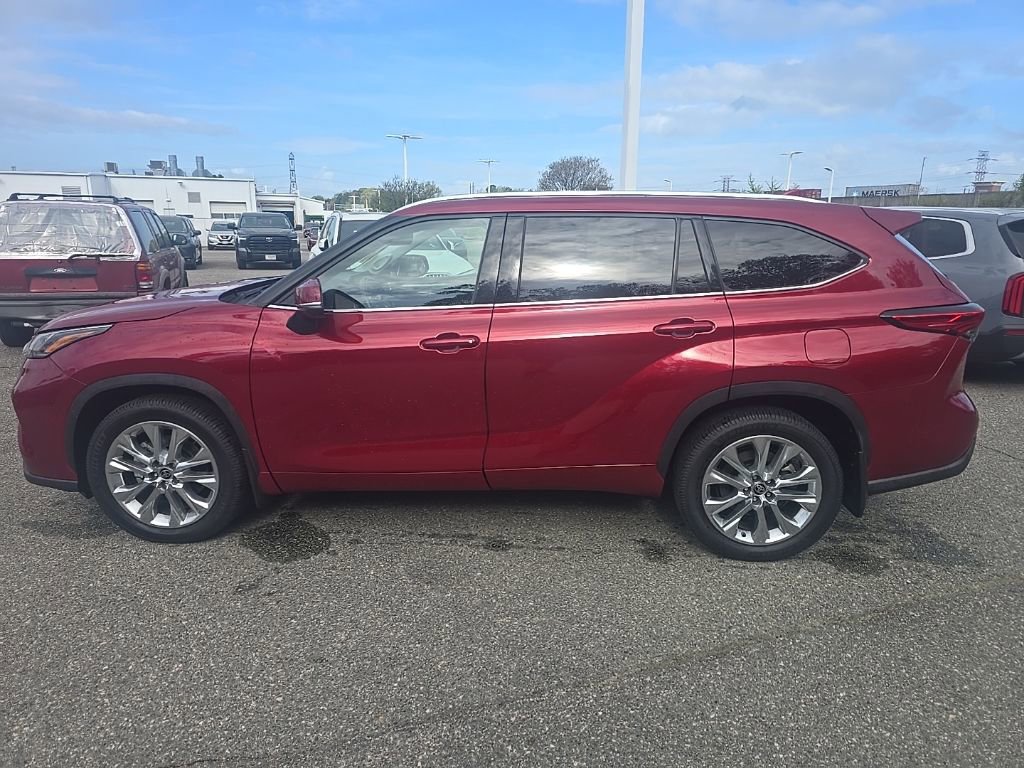 Used 2022 Toyota Highlander Limited image 8