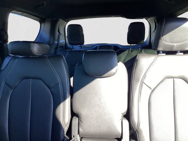 New 2026 Chrysler Pacifica Select FWD image 14