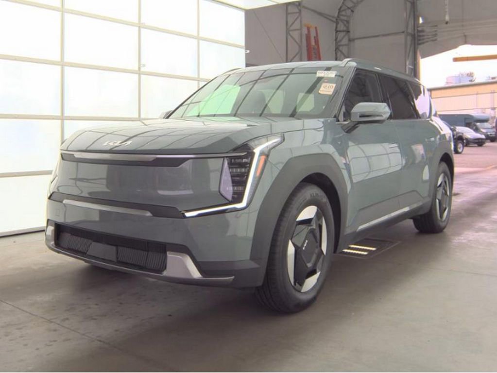 Used 2024 Kia EV9 Wind AWD/4WD image 2