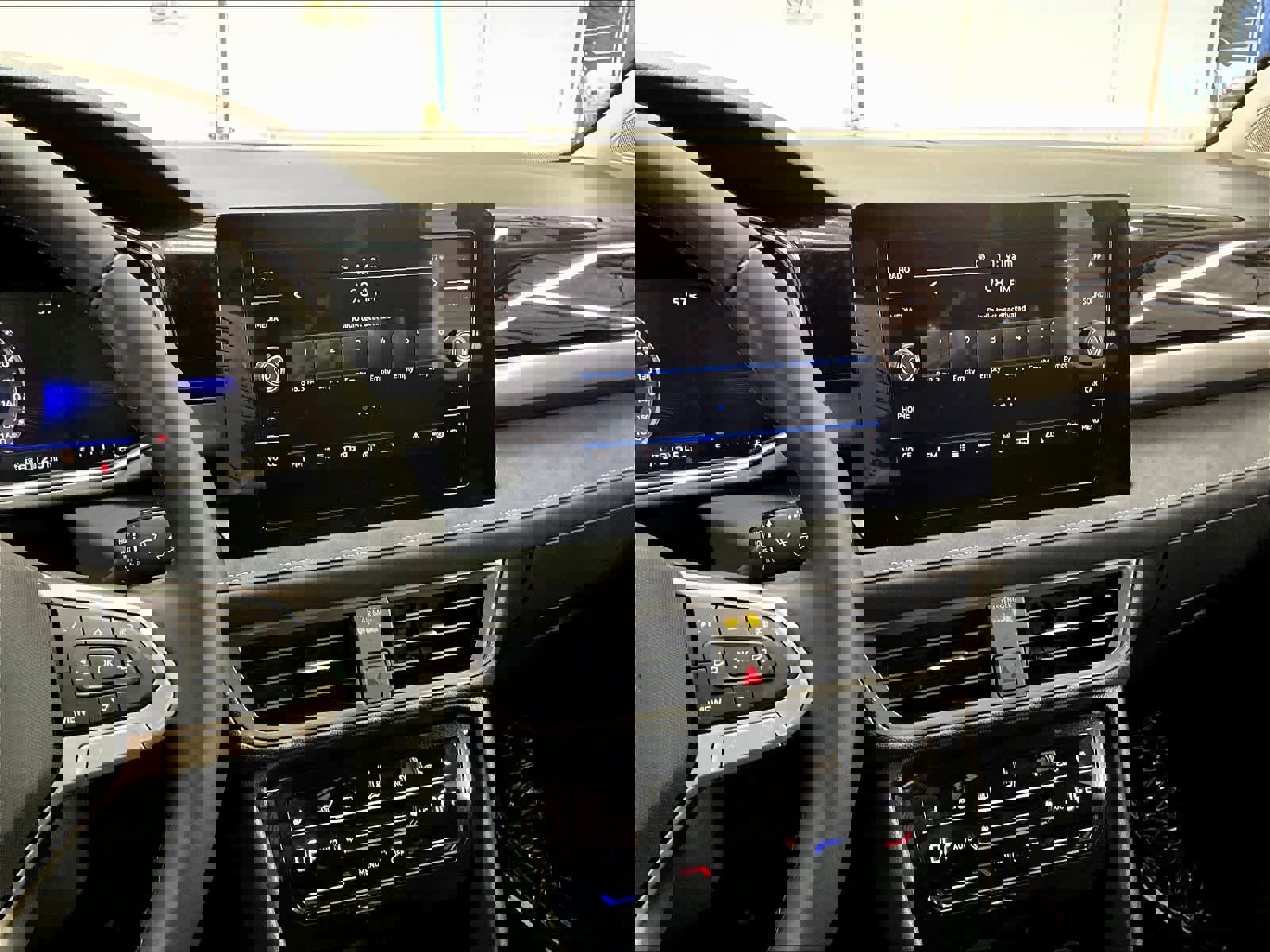 New 2026 Volkswagen Taos SE image 9