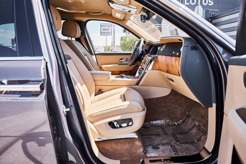 Used 2020 Rolls-Royce Cullinan AWD/4WD image 17