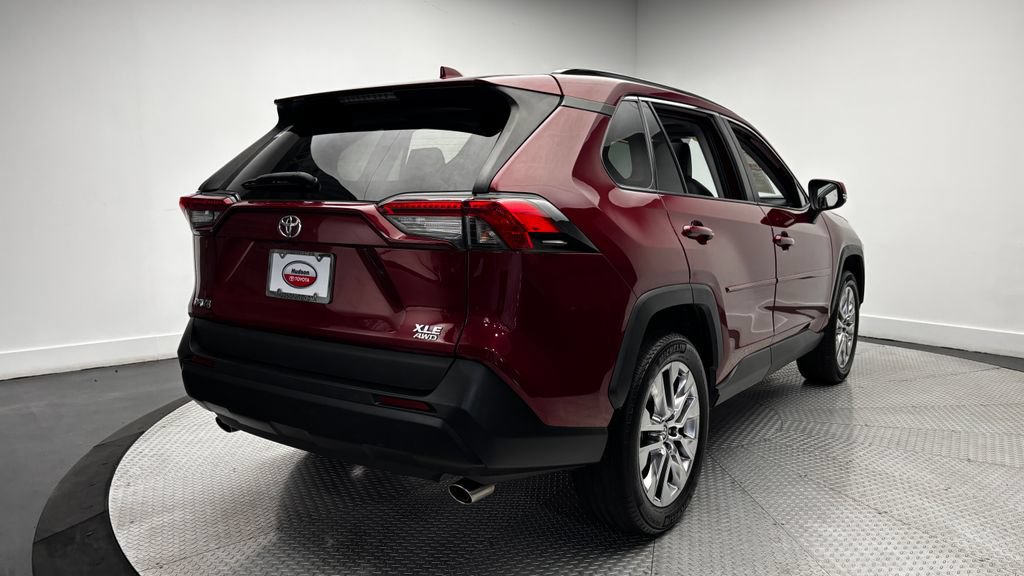 Used 2021 Toyota RAV4 XLE Premium AWD/4WD image 38