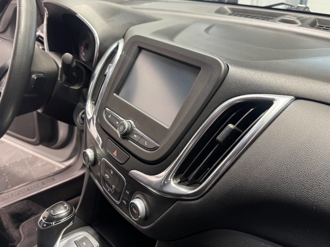 Used 2018 Chevrolet Equinox LT image 10