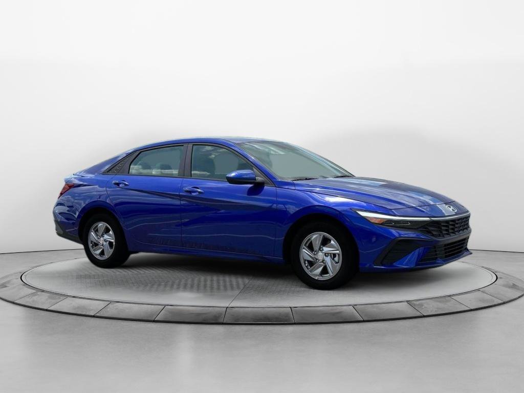 New 2025 Hyundai Elantra SE image 10
