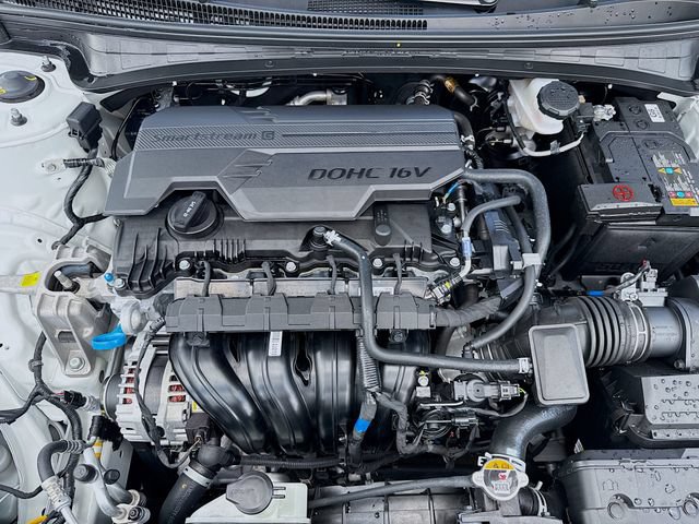 Certified 2025 Hyundai Elantra Sport FWD image 28