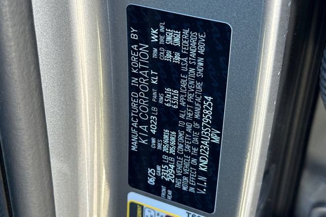 Certified 2025 Kia Soul LX w/ LX Technology Package FWD image 35