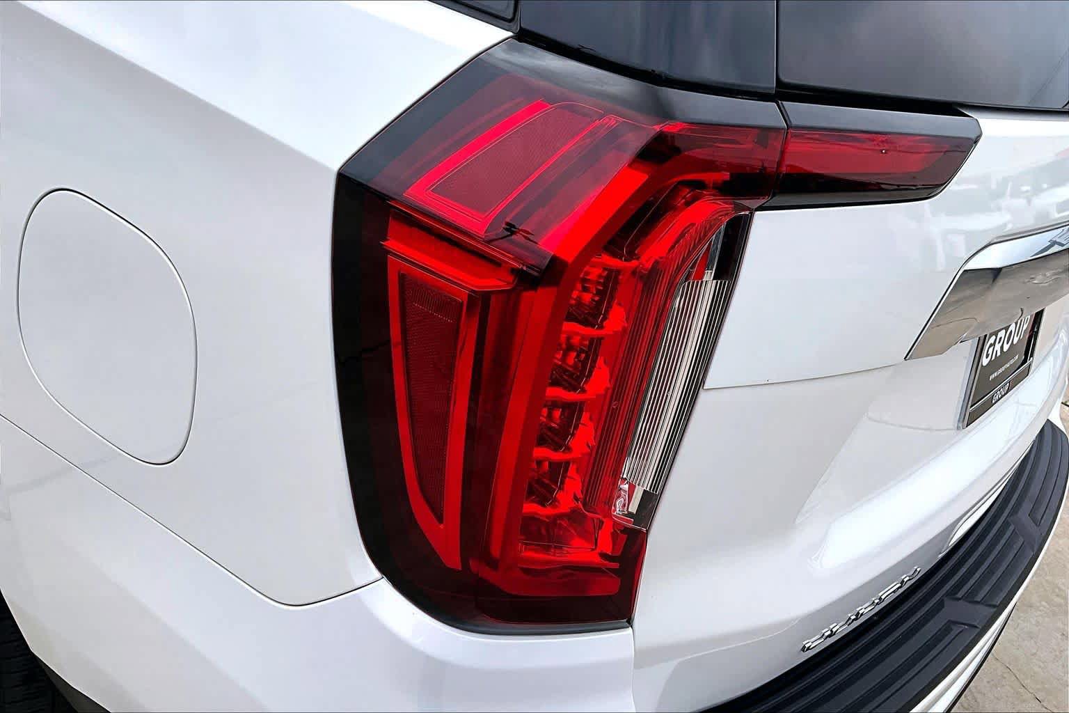 Used 2021 GMC Yukon Denali w/ Denali Premium Package RWD image 29