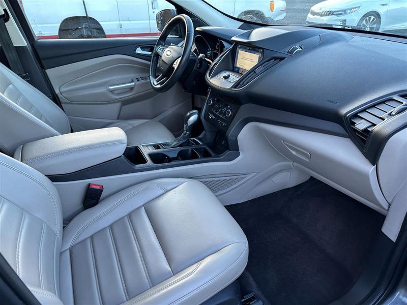 Used 2019 Ford Escape SEL image 16